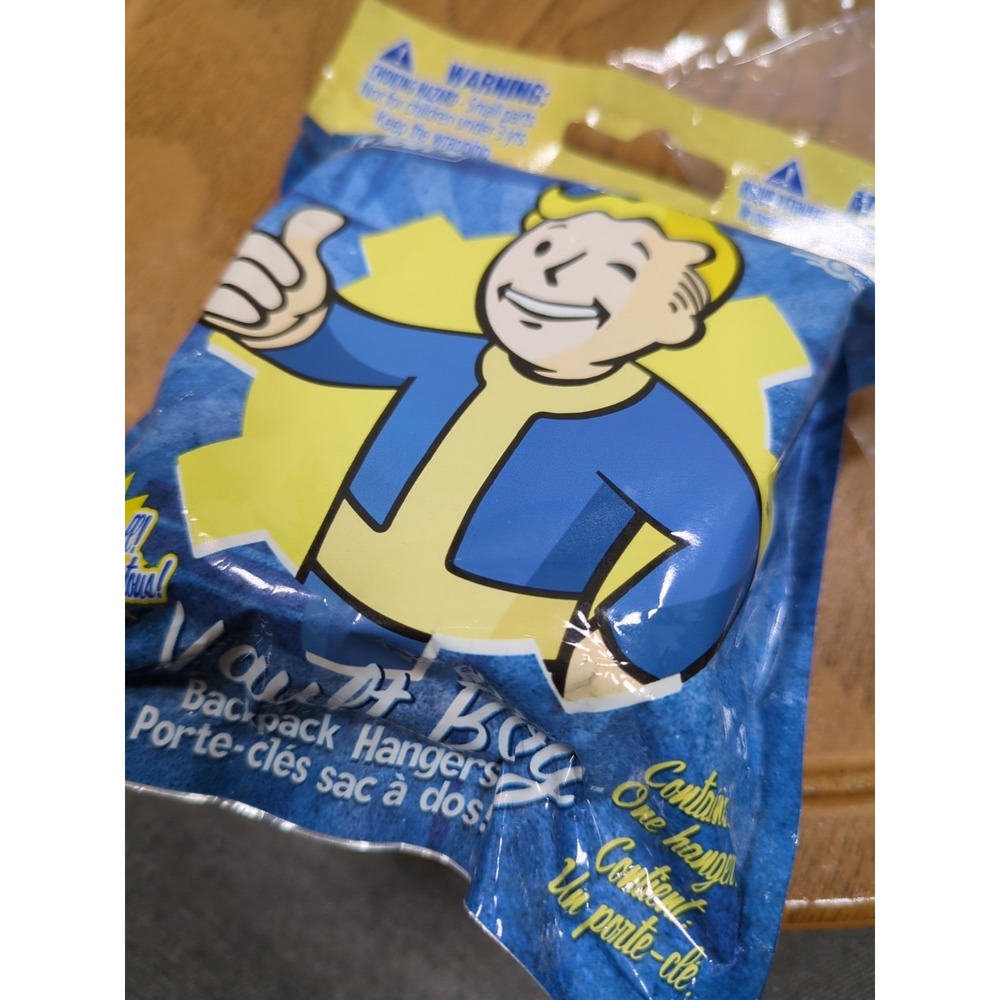 Fallout 4 Vault Boy Backpack Hanger Keyring Blind‎ Mystery Bag Bethesda